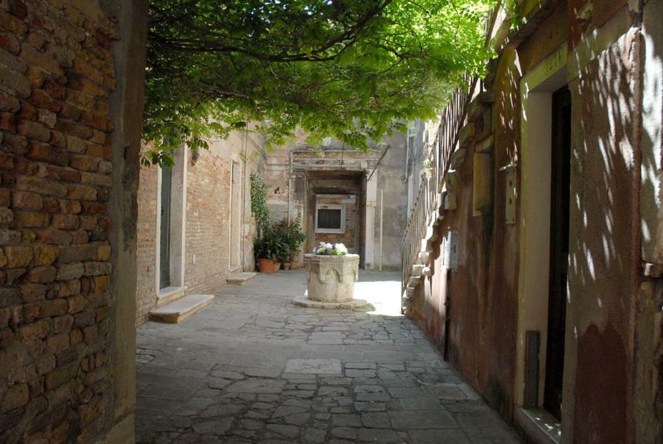 Dorsoduro - Corte Della Comare Venedig Exterior foto